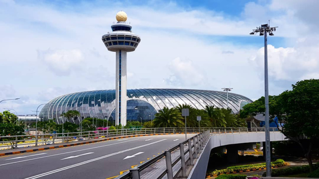 lọt vào sân bay changi - khu phố thu nhỏ siêu đỉnh và hiện đại của singapore