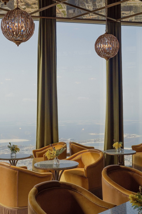 nhà hàng cao nhất thế giới, khám phá, trải nghiệm, dùng bữa tại nhà hàng cao nhất thế giới và ngắm đường chân trời ở dubai
