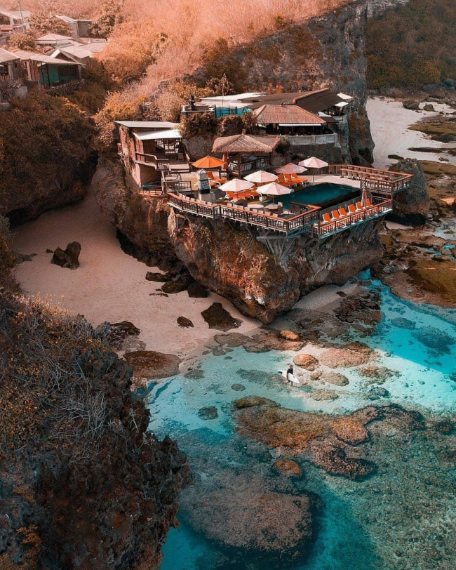 đẹp mê hồn quán cà phê sở hữu hồ bơi tràn biển view độc nhất vô nhị tại bali