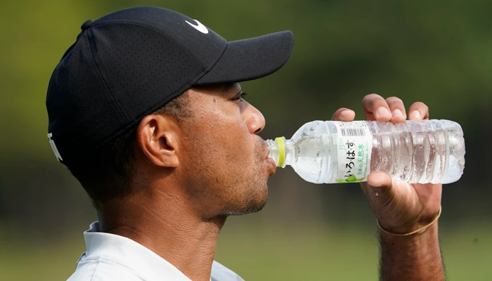 uống nước khi chơi golf như thế nào cho đúng để đạt kết quả tốt nhất