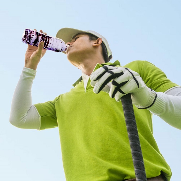 uống nước khi chơi golf như thế nào cho đúng để đạt kết quả tốt nhất