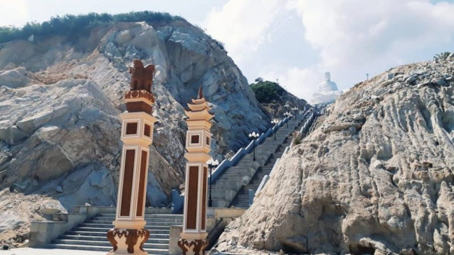 chùa ông núi, chùa ông núi – chùa có tượng phật lớn nhất đông nam á