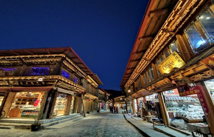 khám phá, thị trấn cổ tây tạng dukezong shangrila ( thành cổ ánh trăng )