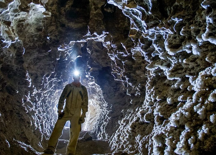 những hang động lớn nhất thế giới chứng minh loài người quá nhỏ bé trước thiên nhiên