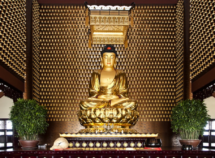khám phá, trải nghiệm, chiêm bái chùa huê nghiêm – ngôi chùa cổ 300 năm tuổi nổi tiếng ở sài gòn