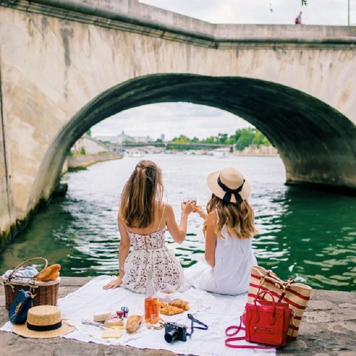 du ngoạn trên sông seine ở paris, ngắm thành phố tình yêu thơ mộng