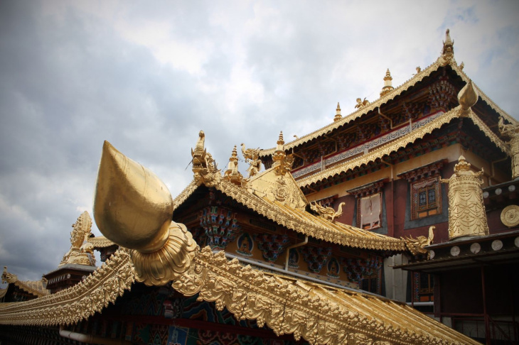 khám phá, tu viện kumbum, một trong sáu tu viện gelug vĩ đại nhất tây tạng với tam nghệ thuật