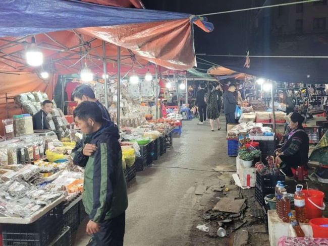 chợ đêm sapa: thiên đường ẩm thực nơi vùng cao