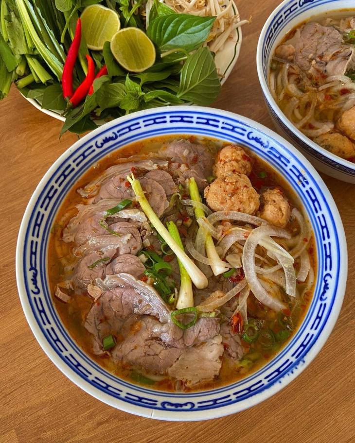 Gọi tên những món ngon ở Huế trên bản đồ ẩm thực Việt không thể bỏ qua, Khám Phá