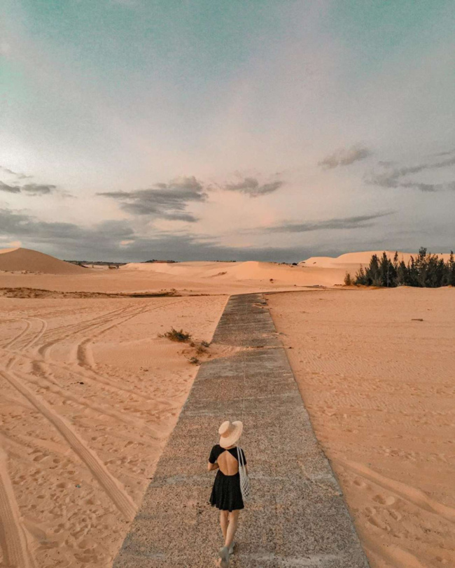 kinh nghiệm du lịch đồi cát trắng mũi né - thiên đường cát trắng giữa biển xanh