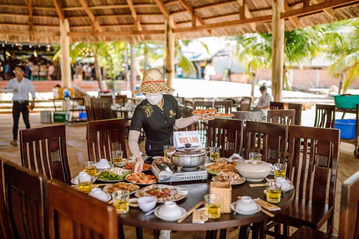 Kiên Giang, 10+ quán hải sản Phú Quốc tươi sống, giá rẻ & địa chỉ