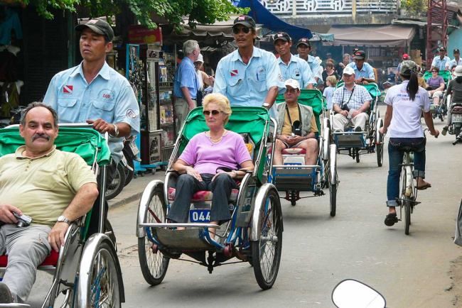 riding a cyclo in vietnam – 4 best experiences