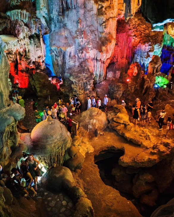 hang động ở hạ long, khám phá, trải nghiệm, ngỡ ngàng với vẻ đẹp tựa tiên cảnh của các hang động ở hạ long