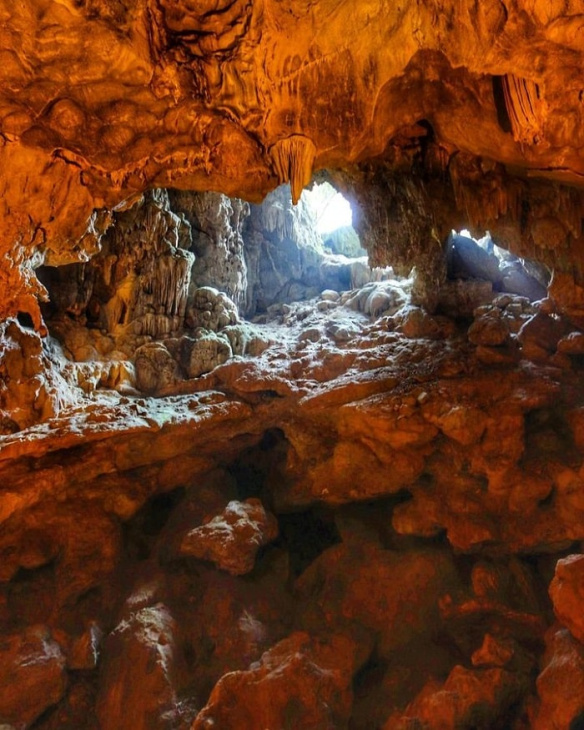 hang động ở hạ long, khám phá, trải nghiệm, ngỡ ngàng với vẻ đẹp tựa tiên cảnh của các hang động ở hạ long