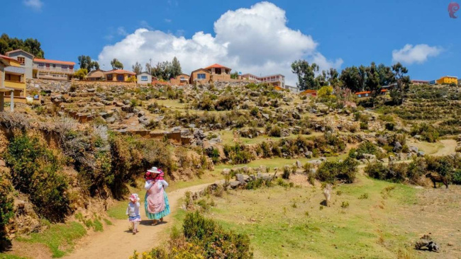 tới thăm copacabana – thị trấn vùng biên và đảo mặt trời trên hồ titicaca