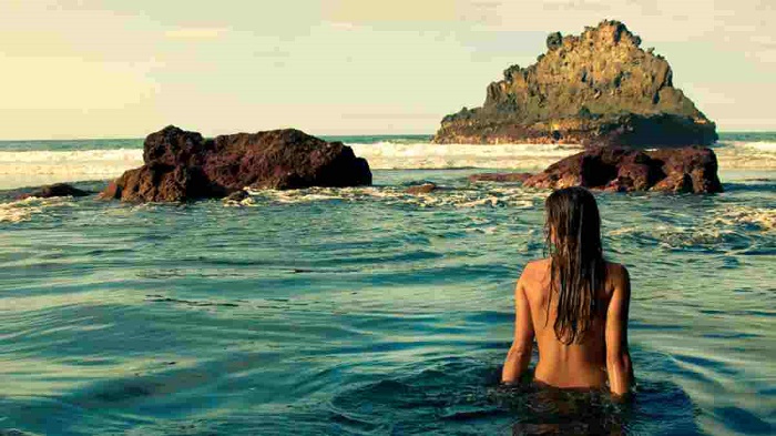 bãi biển khỏa thân nổi tiếng thế giới: 10 địa điểm cho khách thoải mái ‘tắm tiên’
