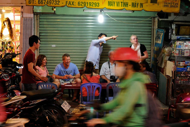 ho chi minh city street food guide & 10 best dishes to try