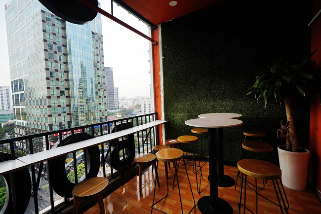 café apartment building in saigon – an insider guide
