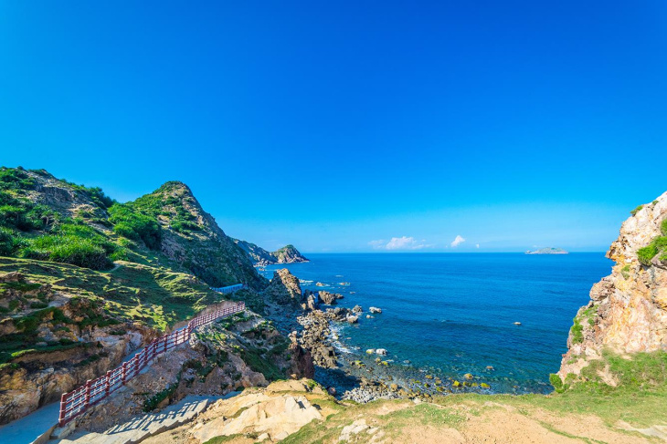 Quy Nhơn - Phú Yên, thiên đường biển xanh cho những chuyến du lịch hè, Khám Phá
