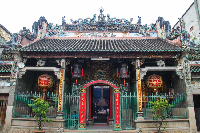 thien hau pagoda in saigon – a local guide