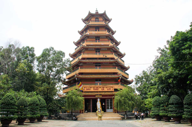 giac lam pagoda in ho chi minh city – a local guide