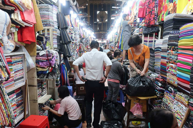 tan dinh market in ho chi minh city – a local guide