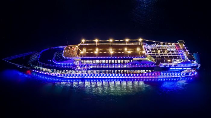 Hải trình đêm của du thuyền Paradise Delight Hạ Long mang đến trải nghiệm đặc biệt