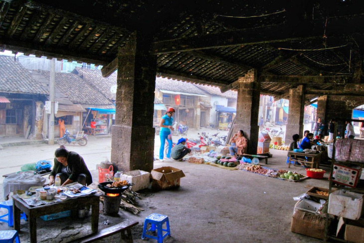 Phố cổ Đồng Văn, điểm du lịch hấp dẫn ở Hà Giang, Khám Phá