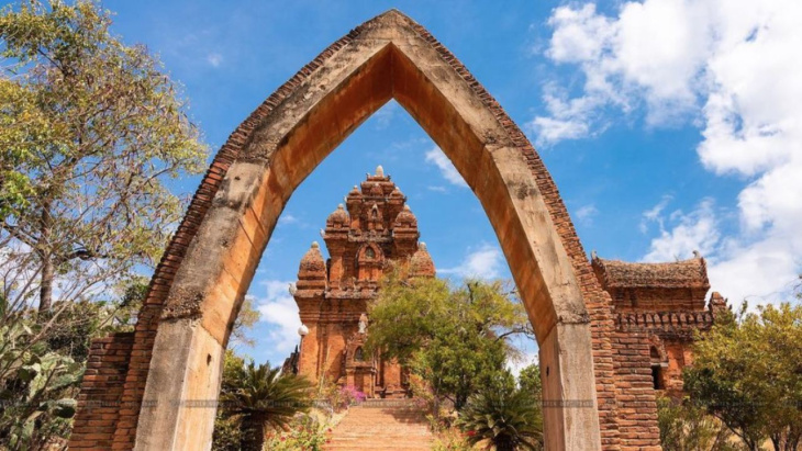 tháp chàm poshanư mũi né – kiến trúc cổ vương quốc chăm pa