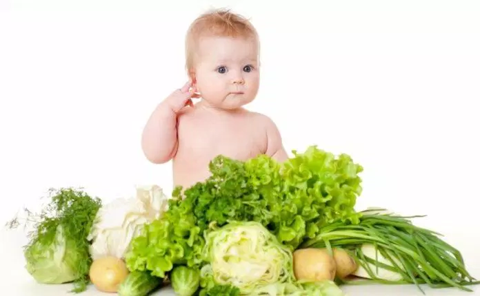 Dấu hiệu, nguyên nhân và 4 loại thực phẩm cần bổ sung cho trẻ còi xương