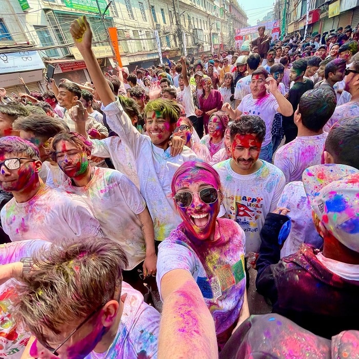 lễ hội holi, khám phá, trải nghiệm, đắm chìm trong màu sắc sặc sỡ tại lễ hội holi nepal