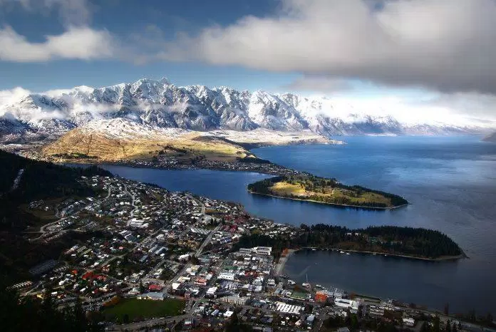 Khám phá 10 địa điểm thiên nhiên đẹp tuyệt vời khi du lịch New Zealand