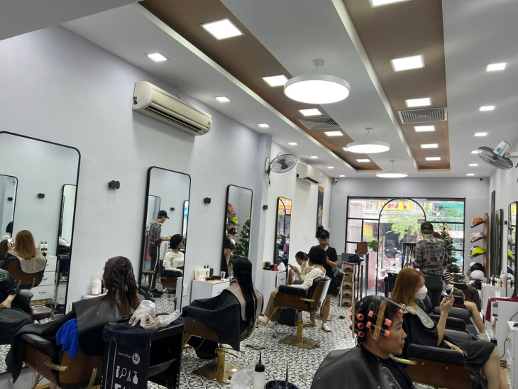 khám phá, trải nghiệm, top 11 tiệm cắt tóc nữ đẹp ở quận thủ đức: thợ giỏi, dịch vụ đa dạng