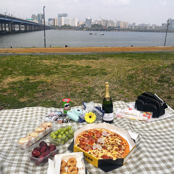 kinh nghiệm picnic bên sông hàn: làm sao để có buổi hẹn hò lãng mạn như phim?