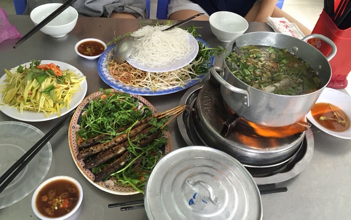 food tour sài gòn giá rẻ, khám phá, trải nghiệm, food tour sài gòn giá rẻ chỉ với 200k no căng bụng từ sáng tới tối