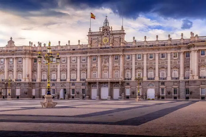 Top 10 địa điểm “đáng tiền” khi du lịch Madrid – Một thành phố đa dạng, sôi động và năng động