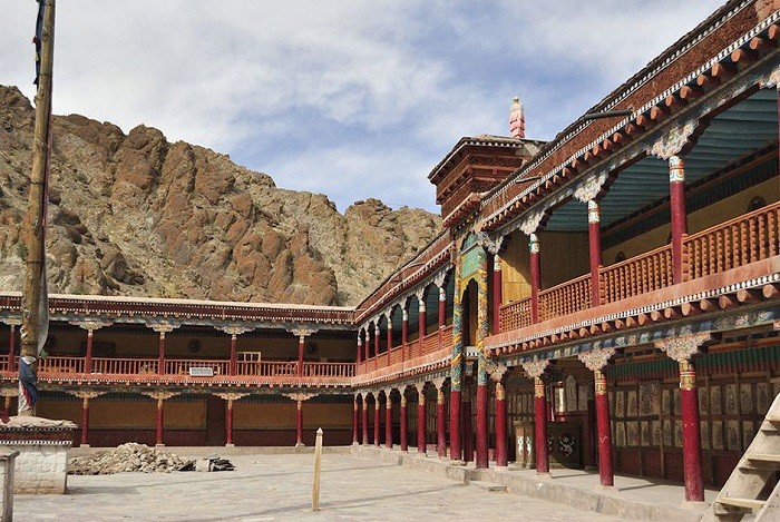 khám phá, trải nghiệm, ấn tượng kiến trúc độc đáo của những tu viện ở ladakh