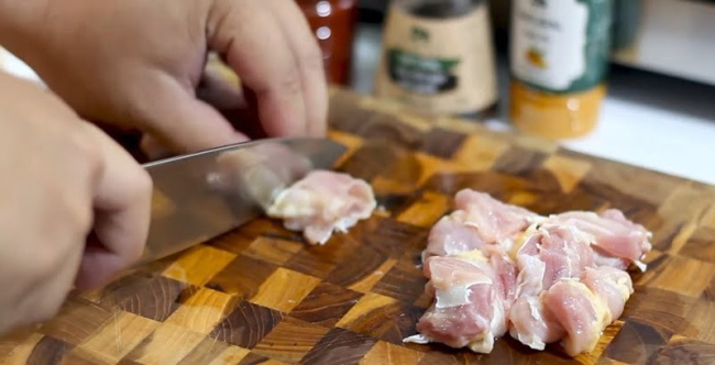 canh cải bó xôi nấu thịt gà chế biến thế nào để tròn chất và vị?