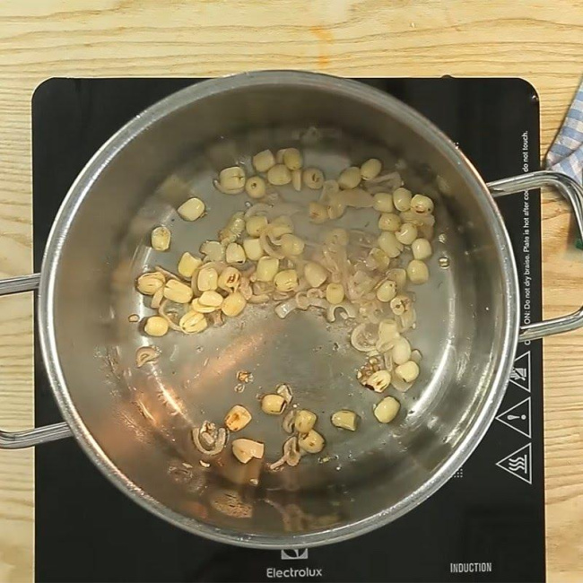 hướng dẫn cách nấu canh hạt sen nấm thơm ngon, bổ dưỡng