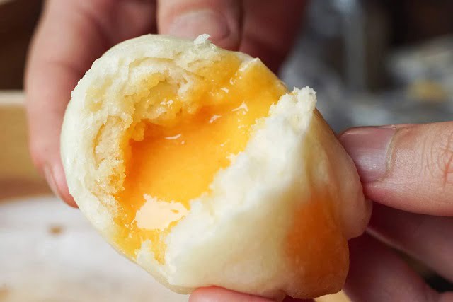 học cách làm bánh bao kim sa trứng muối tan chảy cực hấp dẫn