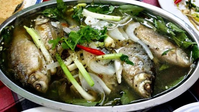 rau răm, cá diếc, 2 cách làm món cá diếc nấu rau răm ngon thơm đúng vị tại nhà