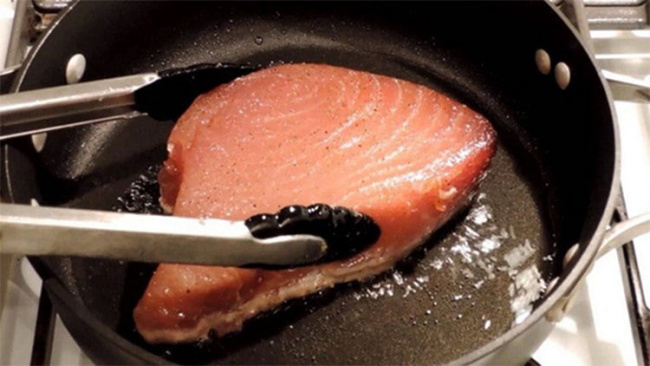 cá, cách làm salad cá ngừ mang hương vị chuẩn nhà hàng