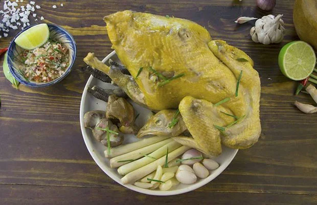 thịt gà, cách làm gà hấp muối và công dụng cho những người bị bệnh phong tê thấp