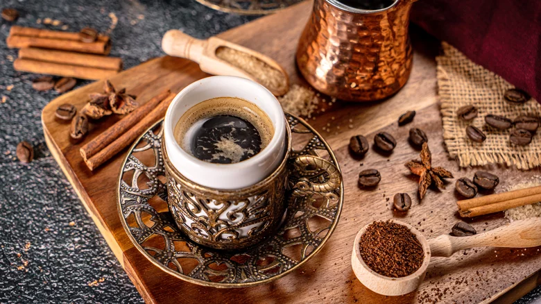 cà phê thổ nhĩ kỳ – turkish coffee: kỳ lạ ly cafe vô tận pha trên cát nóng