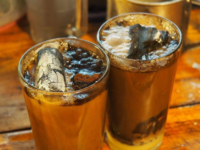 cà phê úp ngược & cà phê than hồng: đặc sản indonesia khiến du khách choáng ngợp