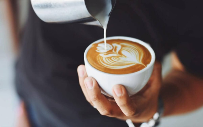 latte, công thức cafe, cafe latte là gì? cứ cafe vẽ hoa lá đẹp thì là latte?