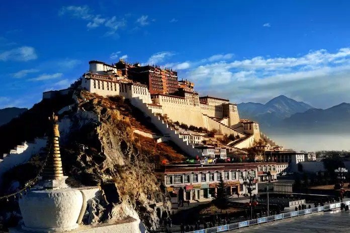 Lhasa – Thánh địa Phật giáo trên nóc nhà thế giới