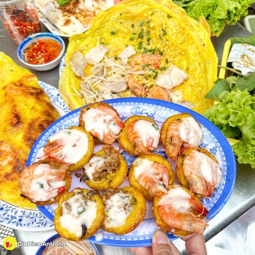 nổi tiếng chợ thủ đô - bánh khọt tôm cốt dừa 50k/phần giòn rụm, béo thơm