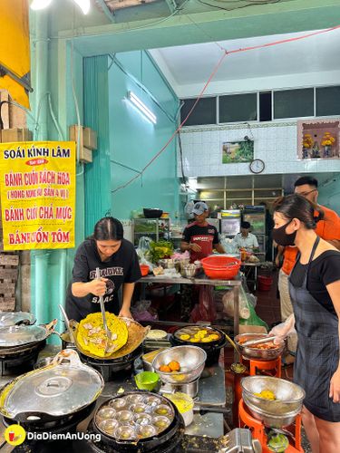 nổi tiếng chợ thủ đô - bánh khọt tôm cốt dừa 50k/phần giòn rụm, béo thơm
