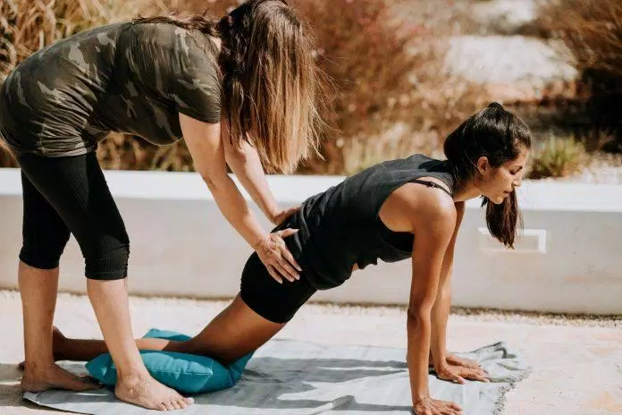 sức khỏe, fitness & yoga, cách tốt nhất để tìm một giáo viên yoga giỏi
